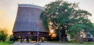 Dịch vụ thuê xe Đà Nẵng đi Kom Tum ngắm nhà rông Kon Clor