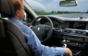 Học lái xe ô tô có khó không ? Kinh nghiệm là gì?