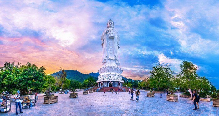 Du lịch tượng phật bà chùa Linh Ứng Đà Nẵng có gì ?